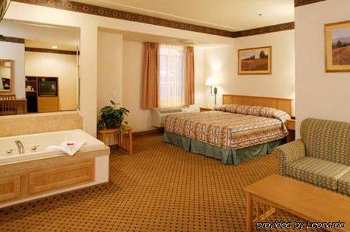 The Inn At Rolling Hills Casino & Resort Corning Zimmer foto